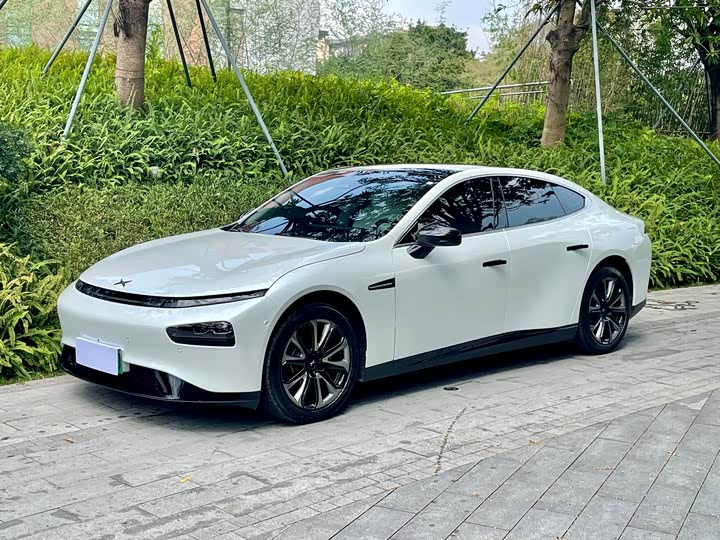 Фото 21 - XPeng P7