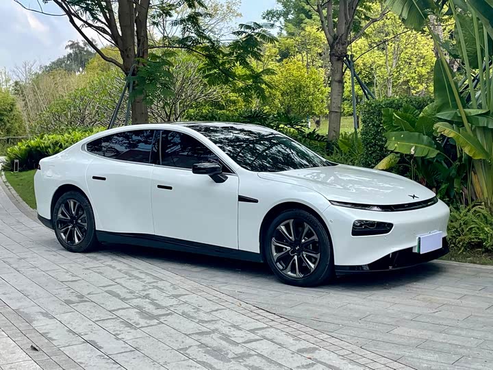 Фото 3 - XPeng P7