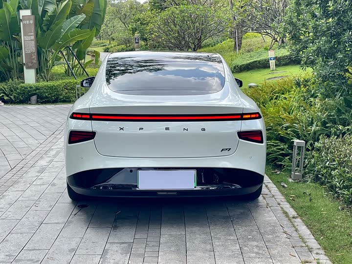 Фото 5 - XPeng P7