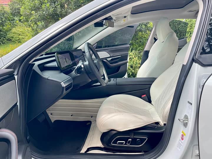 Фото 6 - XPeng P7