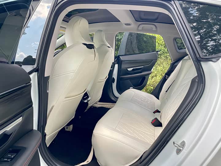 Фото 9 - XPeng P7