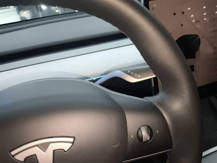 Фото 14 - Tesla Model Y