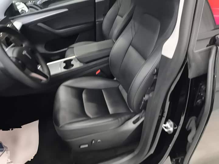 Фото 15 - Tesla Model Y