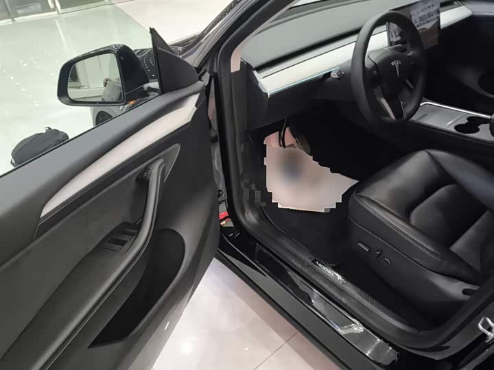 Фото 16 - Tesla Model Y