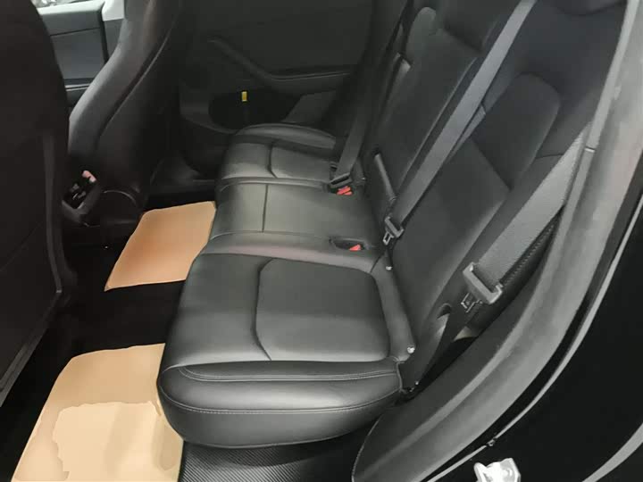 Фото 17 - Tesla Model Y