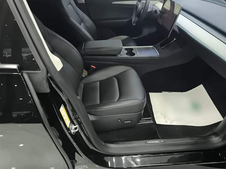 Фото 25 - Tesla Model Y