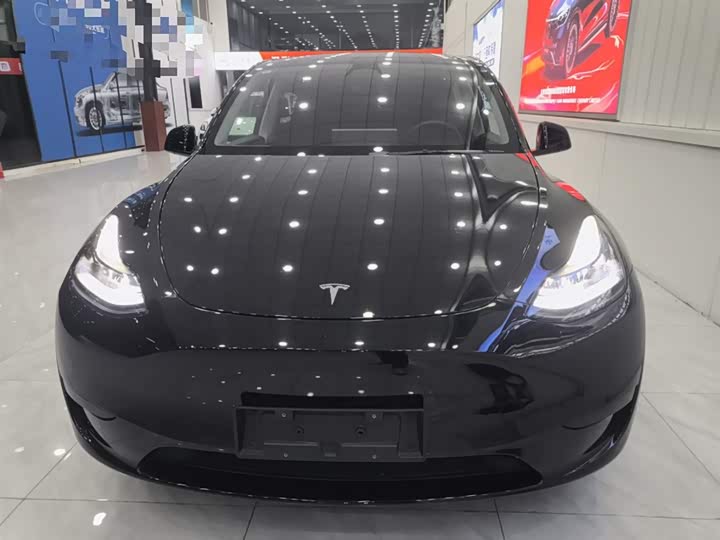 Фото 3 - Tesla Model Y