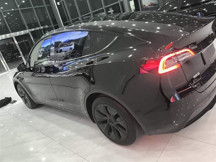 Фото 5 - Tesla Model Y
