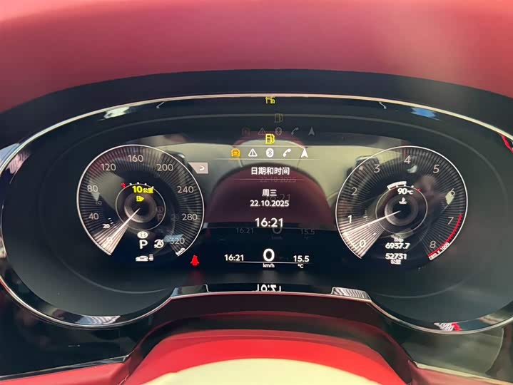 Фото 15 - Bentley Bentayga