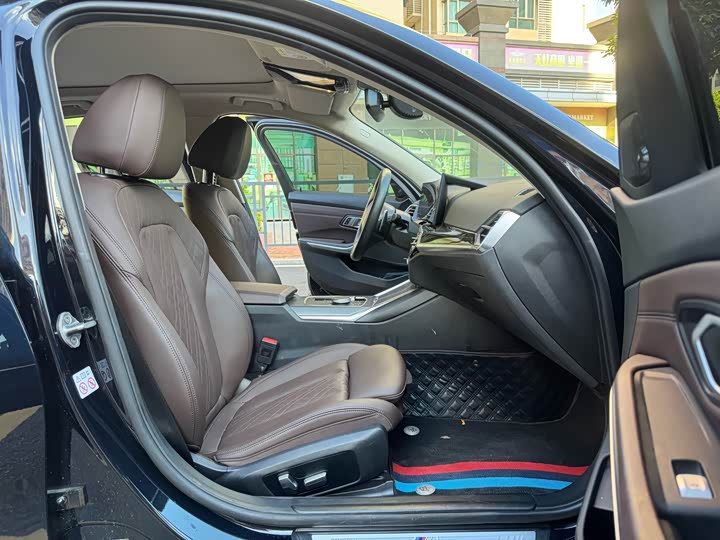 Фото 10 - BMW 3 Series