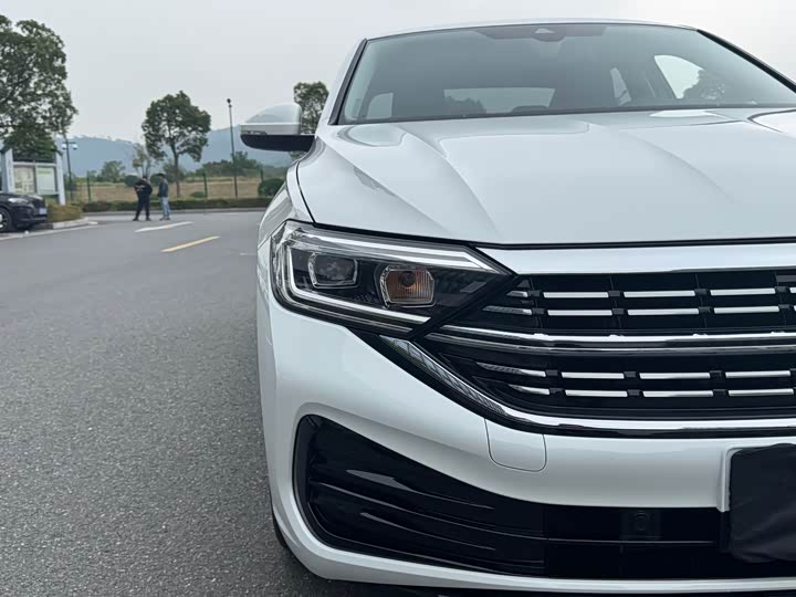 Фото 4 - Volkswagen Sagitar L