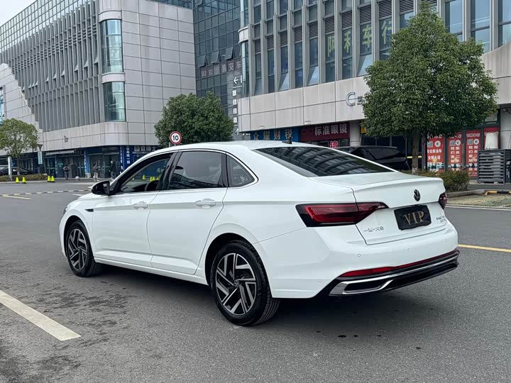 Фото 5 - Volkswagen Sagitar L