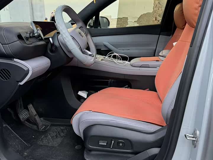 Фото 3 - Nio EC6