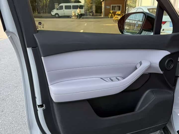 Фото 7 - Nio EC6