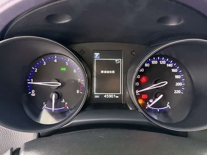 Фото 14 - Toyota C-HR