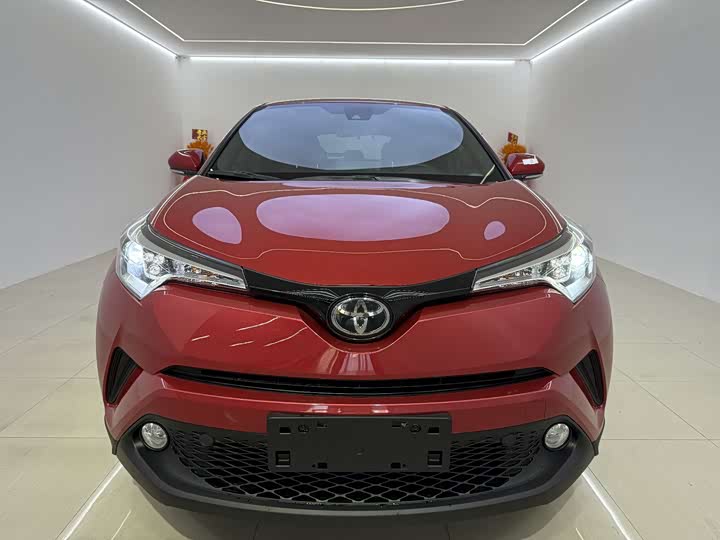 Фото 5 - Toyota C-HR