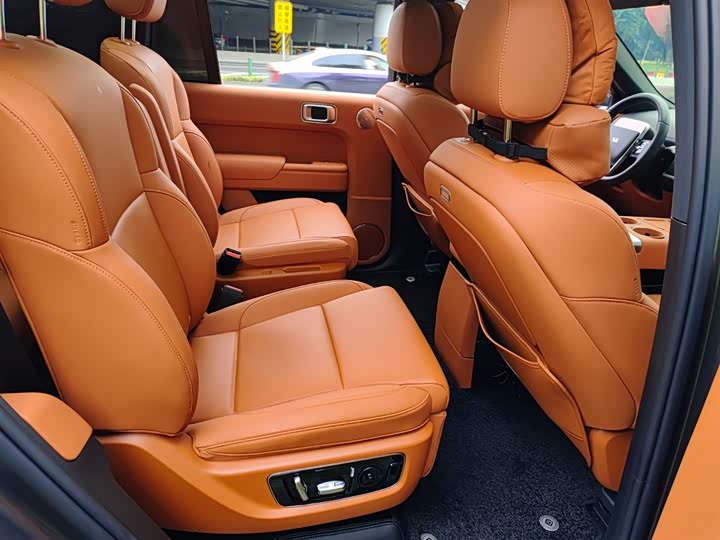 Фото 12 - LiXiang L9