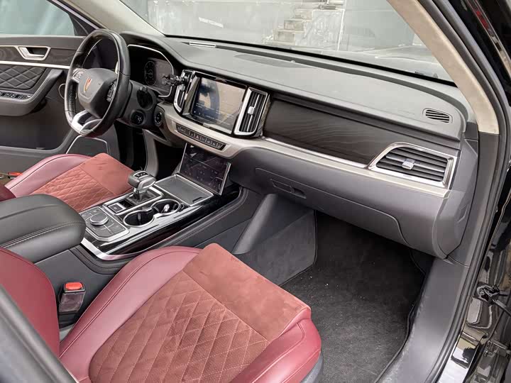 Фото 12 - Hongqi HS7