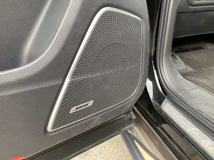 Фото 26 - Hongqi HS7