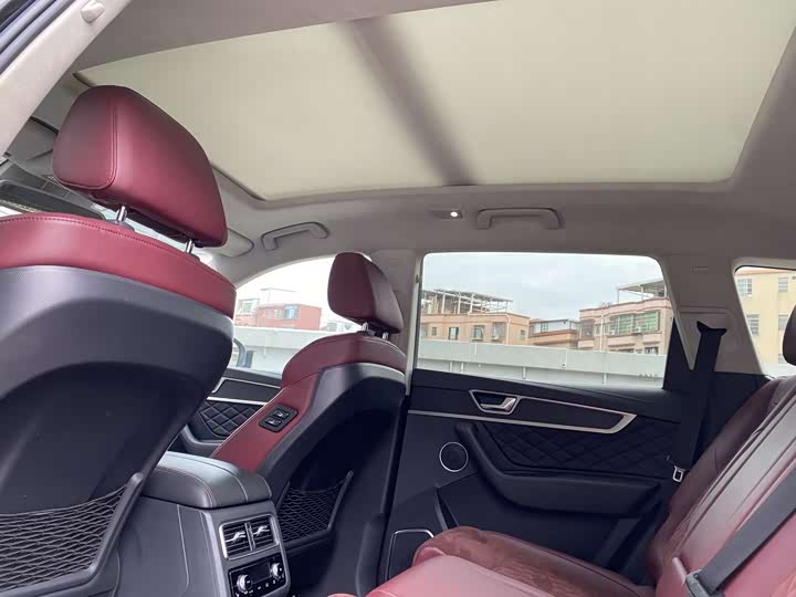 Фото 27 - Hongqi HS7