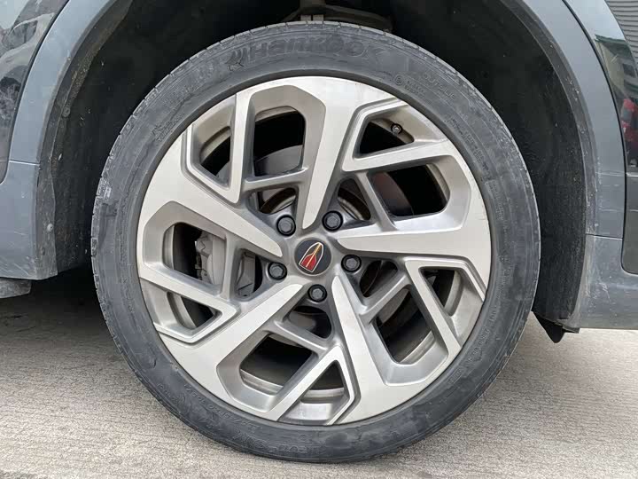 Фото 36 - Hongqi HS7