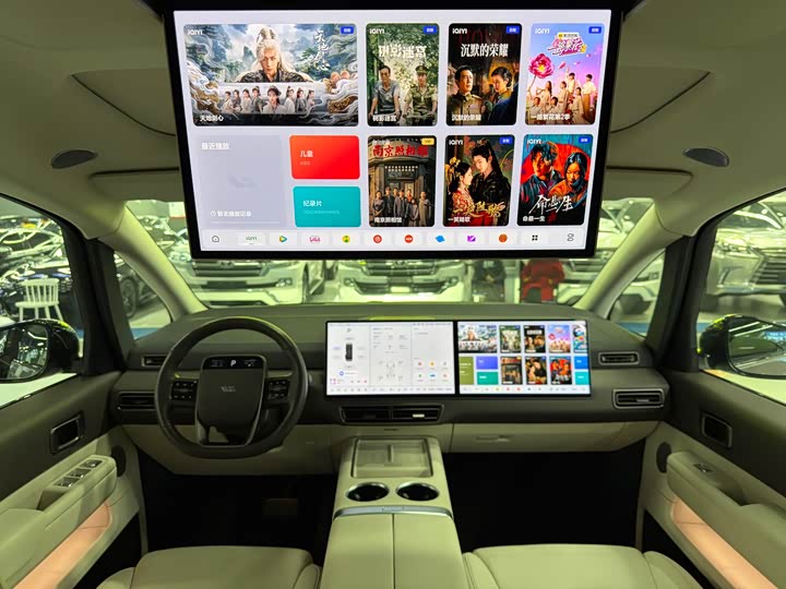 Фото 14 - LiXiang Mega