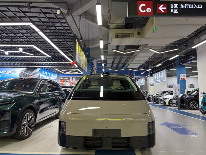 Фото 2 - LiXiang Mega