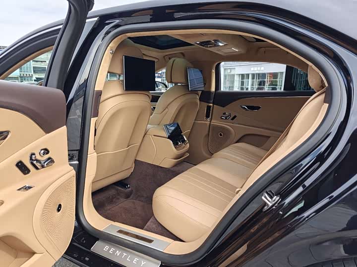 Фото 11 - Bentley Flying Spur