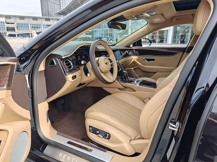 Фото 9 - Bentley Flying Spur