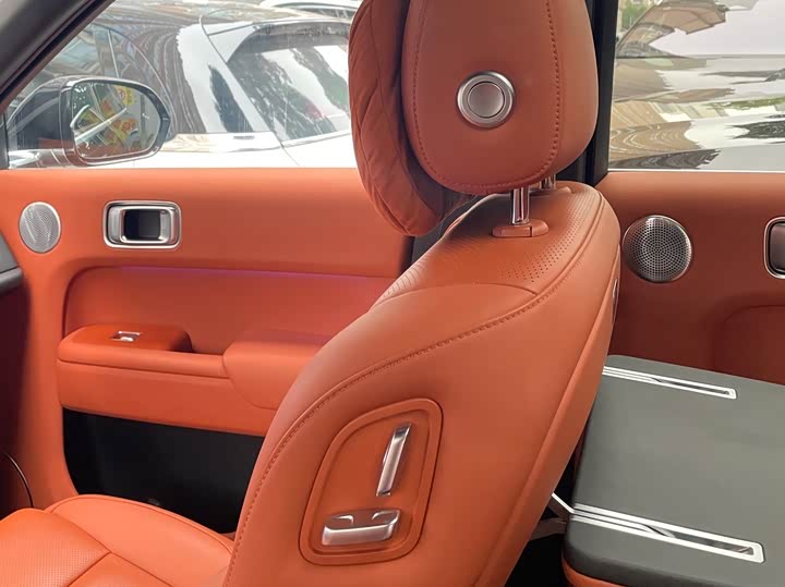 Фото 12 - LiXiang L8