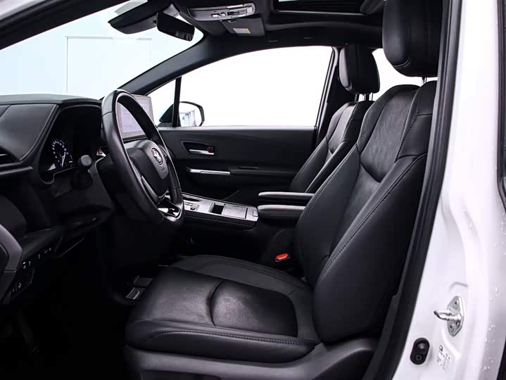 Фото 12 - Toyota Sienna