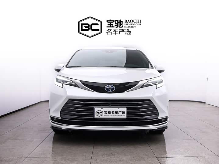 Фото 2 - Toyota Sienna