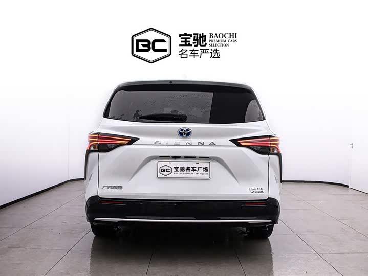 Фото 4 - Toyota Sienna