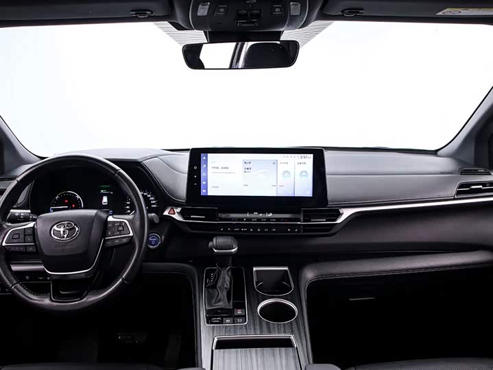 Фото 5 - Toyota Sienna