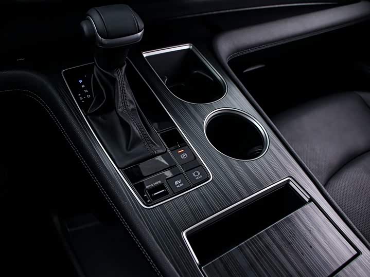 Фото 9 - Toyota Sienna