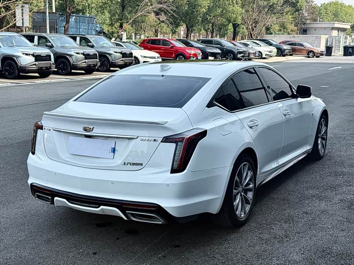 Фото 14 - Cadillac CT5