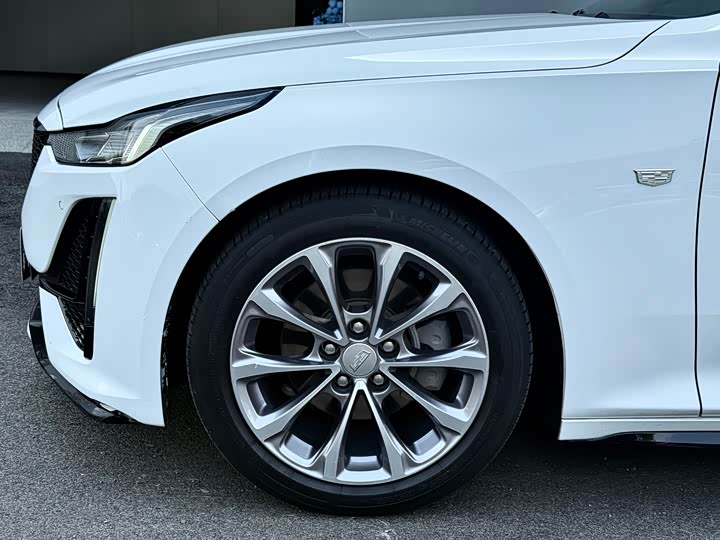 Фото 15 - Cadillac CT5