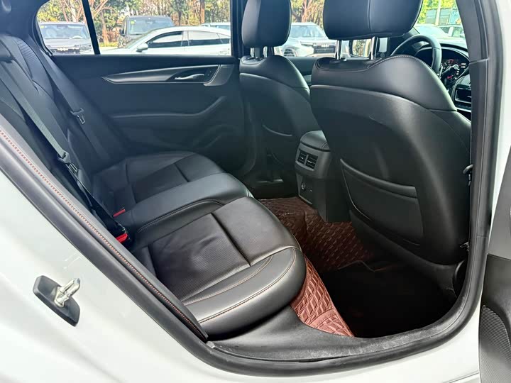 Фото 9 - Cadillac CT5