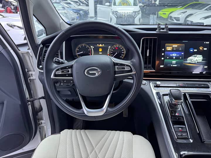 Фото 10 - GAC Trumpchi M8