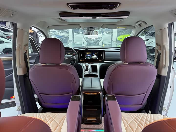 Фото 13 - GAC Trumpchi M8