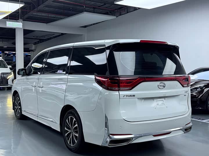 Фото 21 - GAC Trumpchi M8