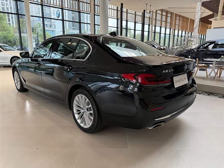 Фото 10 - BMW 5 Series