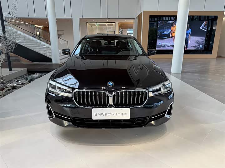 Фото 14 - BMW 5 Series