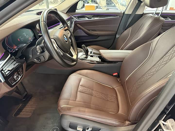 Фото 16 - BMW 5 Series