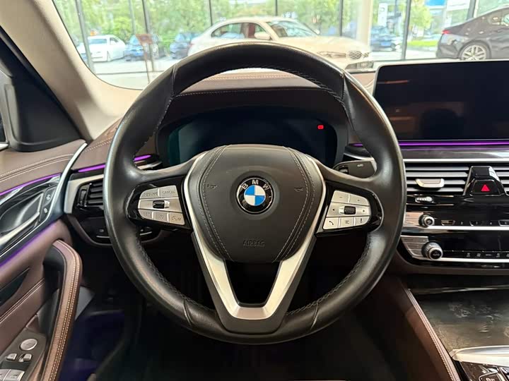 Фото 5 - BMW 5 Series