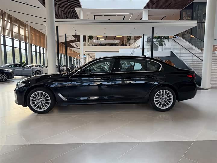 Фото 6 - BMW 5 Series