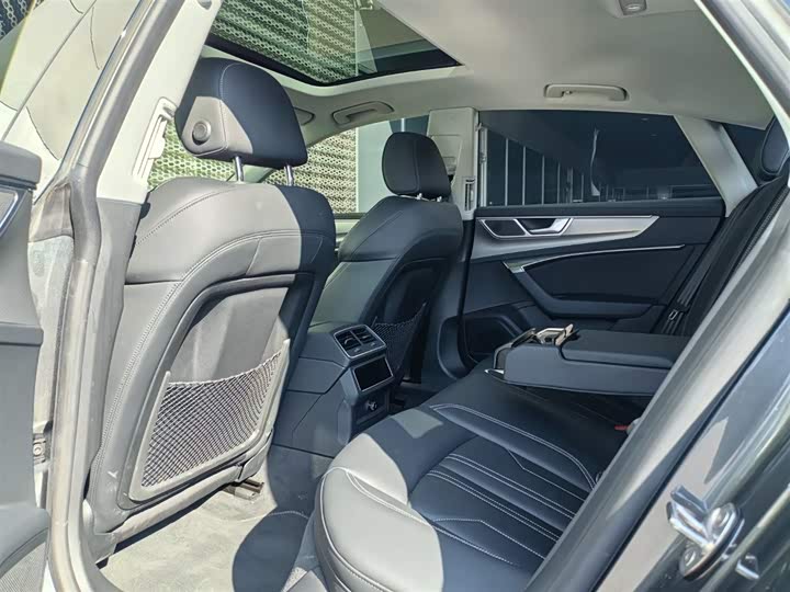 Фото 10 - Audi A7