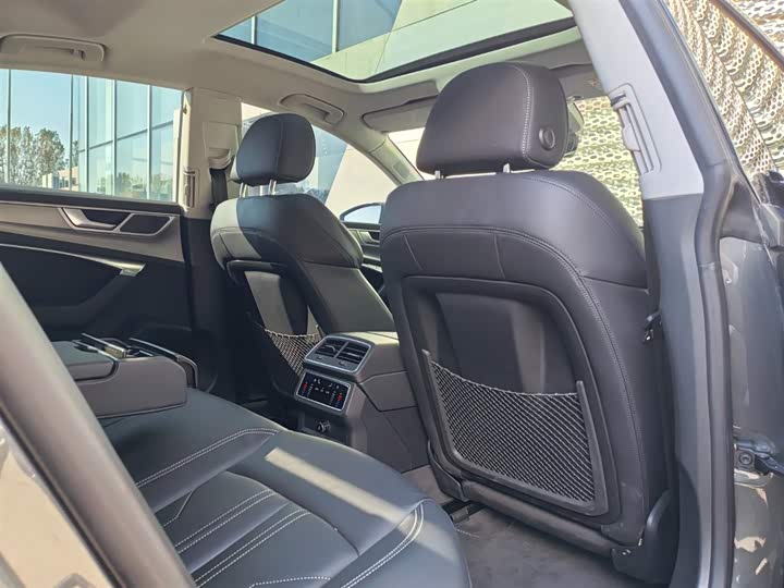 Фото 17 - Audi A7