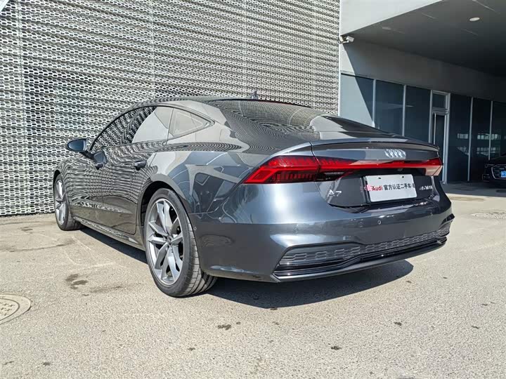 Фото 19 - Audi A7
