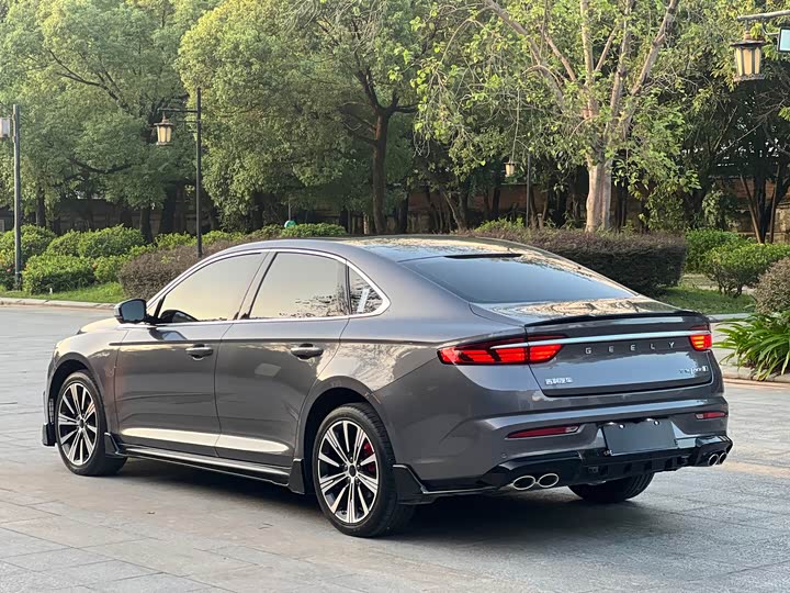 Фото 18 - Geely Preface